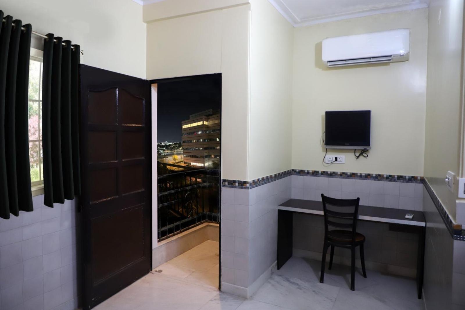 Hotel Traditional Inn New Delhi Exterior photo